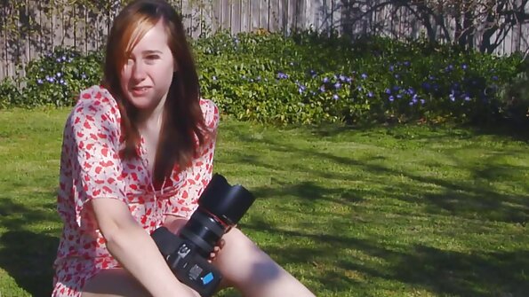 Layna Landry leverer et dybt blowjob og bliver kneppet godt